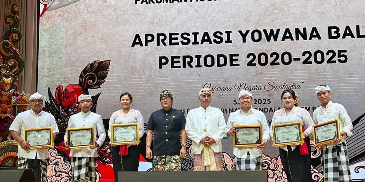 Hadiri Paruman Agung Pasikian Yowana Bali, Wagub Giri Prasta Dorong Peran Yowana sebagai Pilar Masa Depan Bali