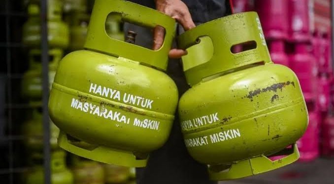 Kelangkaan Gas, Warga Badung Terpaksa Cari LPG 3 Kg Hingga ke Denpasar