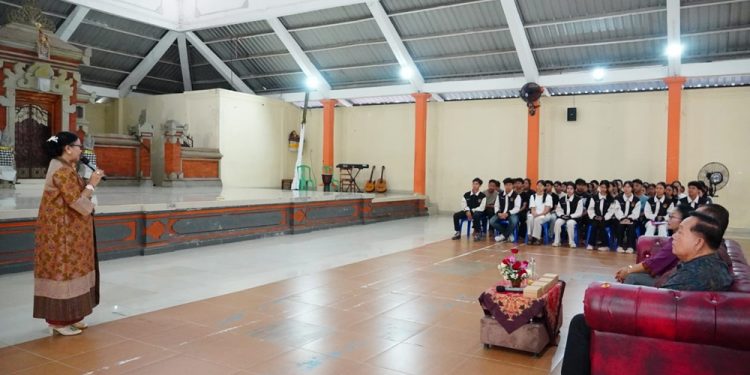 Putri Koster Kunjungi Teater Angin di SMAN 1 Denpasar, Dukung Penuh Semangat Seni Generasi Muda
