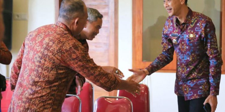 Wabup Tjok Surya Terima Audiensi Forum Perbekel dan BPD, Dorong Kolaborasi Atasi Masalah Sampah