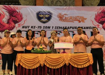 SDN 1 Semarapura Kangin Rayakan HUT ke-75, Bupati Satria Tekankan Kolaborasi Sekolah dan Orang Tua