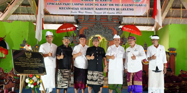 Beri Pelayanan kepada Masyarakat, Wagub Giri Prasta Tekankan Pentingnya Bekerja Sesuai Aturan