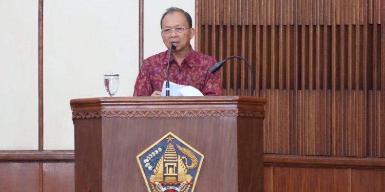 Gubernur Bali Wayan Koster Tanggapi Pandangan Fraksi DPRD atas Raperda Bale Kerta Adhyaksa, Fokus pada Koordinasi dan Harmonisasi