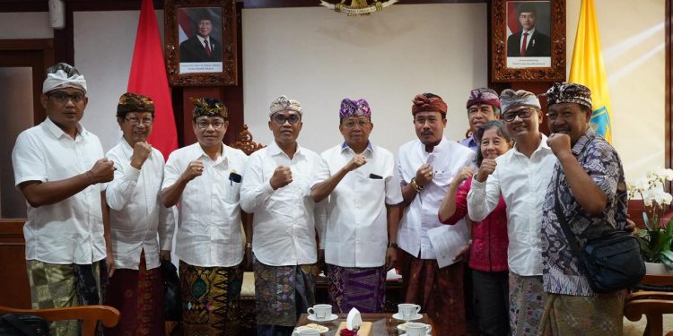 Gubernur Koster Tegaskan Komitmen Hukum dalam Upaya Bali Bebas Rabies, Siapkan Fasilitas Penampungan Anjing Liar