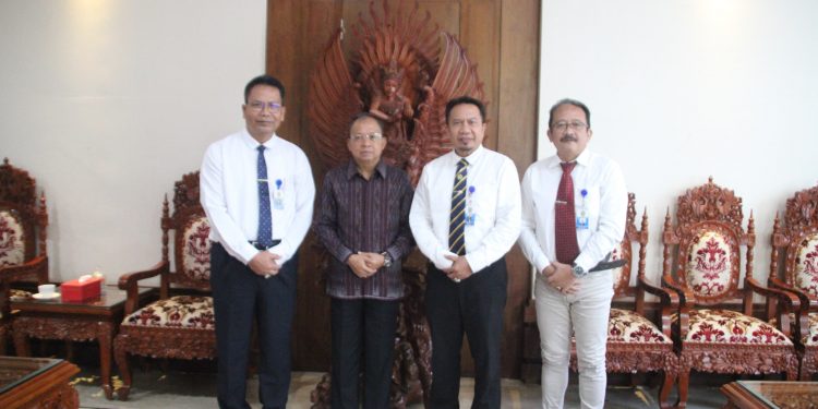 Rektor Unud Laporkan Program Satu Keluarga Satu Sarjana ke Gubernur Koster, 149 Calon Mahasiswa Lolos Seleksi