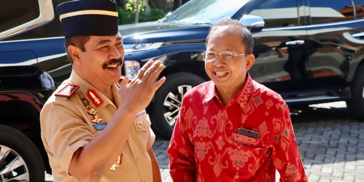 Tegaskan Keamanan Bali, Menteri Imipas Kukuhkan 500 Satgas Keimigrasian, Gubernur Koster Siap Tindak Tegas WNA Pelanggar
