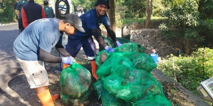 Pramuka Kwarcab Buleleng Gelar Aksi Bersih Sampah sebagai Edukasi Masyarakat