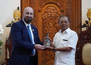 Dubes Georgia Temui Gubernur Koster, Bahas Konsulat Kehormatan dan Kerja Sama Budaya