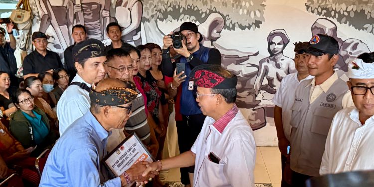 Gotong Royong Pasca Banjir, Pemprov Bali Salurkan Bantuan Rp 3,4 Miliar untuk Warga Terdampak