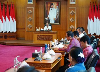 Gubernur Koster Dorong Kolaborasi Enam Sektor, Komit Desa ku Bersih, Bali Bersih