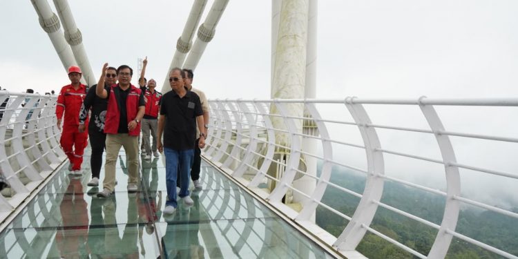 Gubernur Koster Tinjau Progres Pembangunan Tahap Kedua Turyapada Tower, Sebut Ikon Wisata Baru Bali Utara Segera Beroperasi 2026