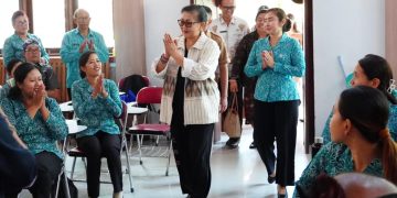 Sosialisasi di Karangasem, Putri Koster Mari Tinggalkan Cara Lama Atasi Sampah