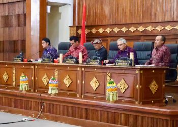 Wagub Bali Hadiri Sidang DPRD Bahas Raperda KIP dan ASKP