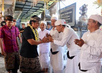 Wagub Giri Prasta Ajak Masyarakat Bali Tetap Berakar pada Adat dan Budaya di Tengah Kemajuan Zaman