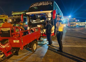 Bus MTrans Hantam Truk dan Warung di Kawasan Gilimanuk