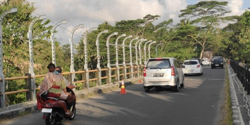 Cegah Insiden di Titik Rawan, Jembatan Tukad Penet Sangeh Dipasang Pagar Pengaman