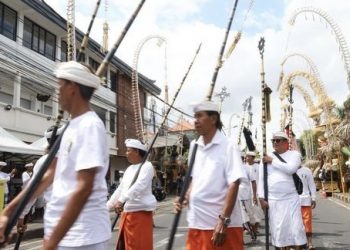 Prosesi Nyenuk di Puri Agung Jro Kuta Denpasar Berlangsung Meriah