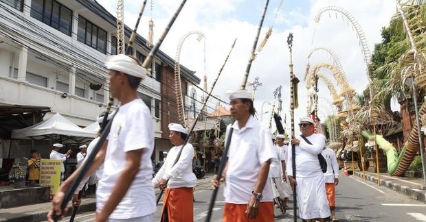 Prosesi Nyenuk di Puri Agung Jro Kuta Denpasar Berlangsung Meriah