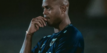 Kluivert Dipecat, Pengamat Langkah yang Diinginkan Suporter