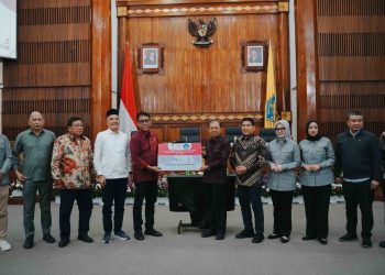 Komisi VIII DPR RI Salurkan Bantuan, Gubernur Koster Apresiasi Perhatian Pusat untuk Bali
