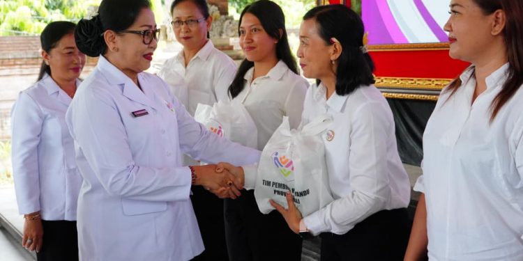 Ny. Putri Koster Dorong Posyandu Berperan Aktif Data Kebutuhan Masyarakat di Desa