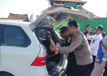 Terpeleset di Kapal, Penumpang Asal Lampung Diselamatkan Nelayan Gilimanuk